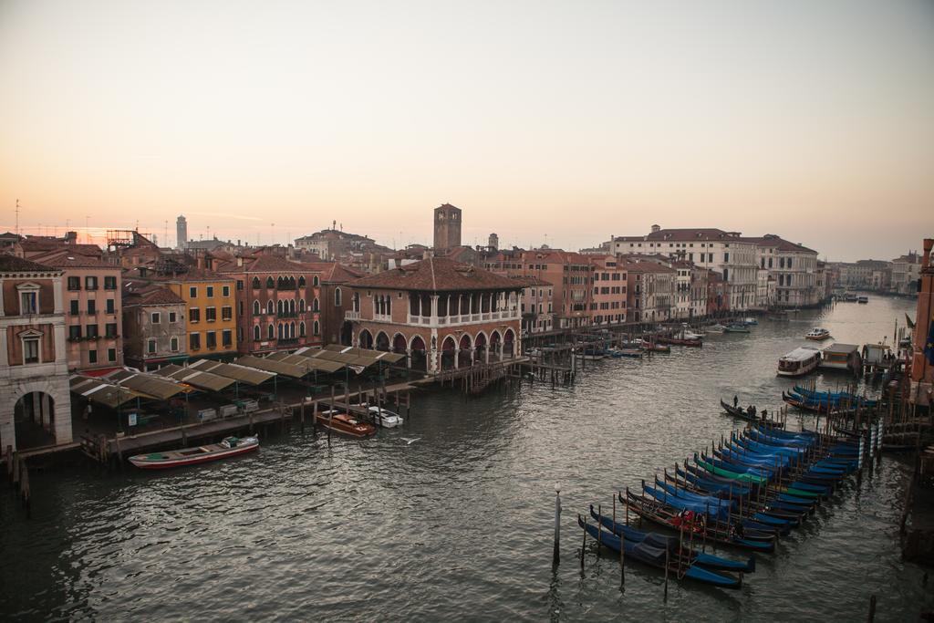 Locanda Ai Santi Apostoli Venesia Bagian luar foto